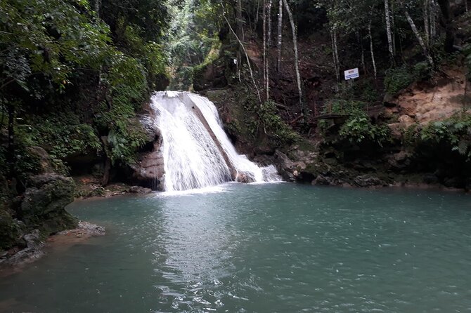 Private Blue Hole and River Tubing from Ocho Rios - A calm White River ride after the jumps
