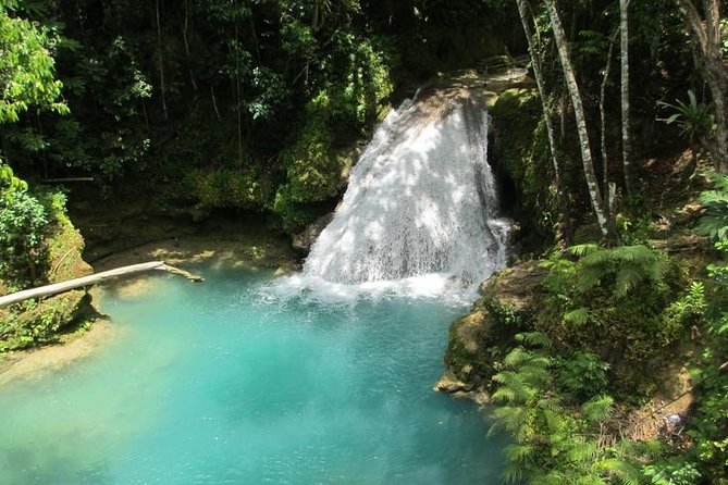 [PRIVATE] Blue Hole & Secret Falls Tour with Entrance Fees - Food stops and local flavor on the road