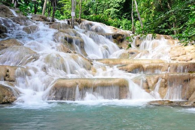 [PRIVATE] Dunn's River Falls with Entrance Fees - A private ride from Montego Bay to Ocho Rios