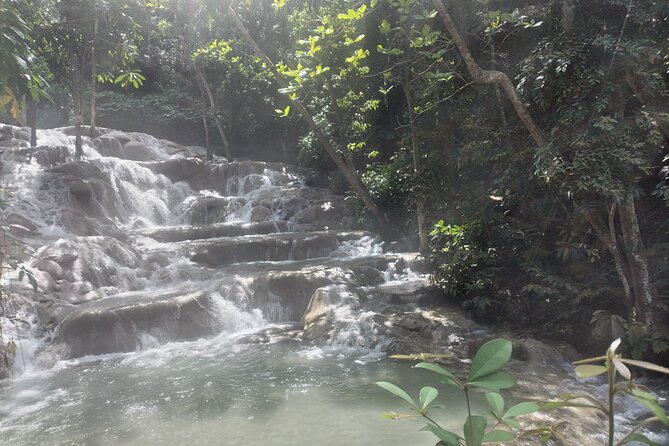 Private Guided Group Full-Day Water Tour fr Kingston to Portland - Boston Beach and the Jamaican jerk stop
