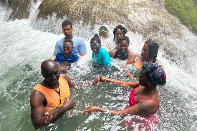 Private Half Day Tour at Benta Falls - How the lunch stop works