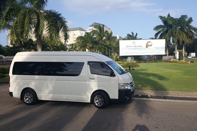 Private Montego Bay Airport Taxi to Jewel Grande - Leaving Sangster Airport without the usual hassle