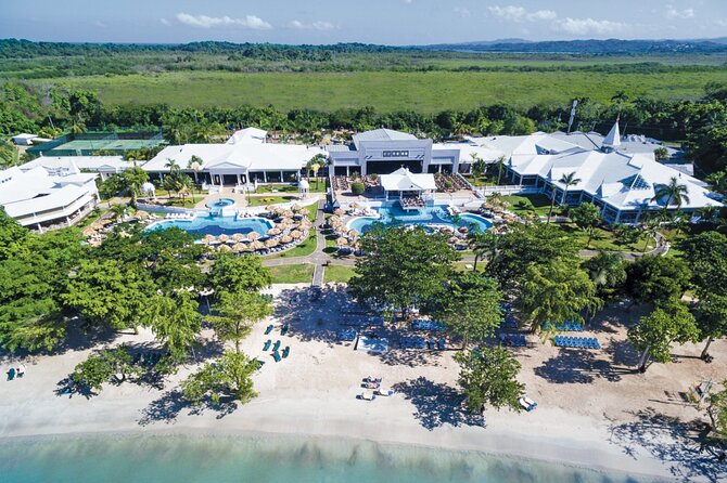 Private Montego Bay Jamaica Airport Transfer to Hotels in Negril - Leaving Montego Bay Airport without the usual scramble
