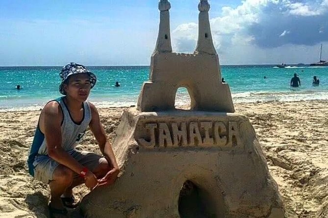Private Negril Beach & Rick's Cafe Sunset Tour - Rick’s Cafe and the famous cliff jumpers