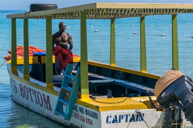 [PRIVATE] Negril Sightseeing Tour with RickS Cafe Cliff Diving - Rick’s Café: cliff jumpers and a lively finish