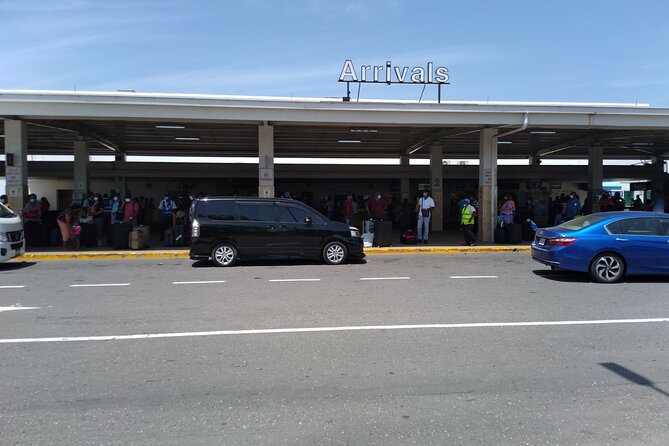 Private Round Trip Airport Transfer from Montego Bay to Ocho Rios - Leaving Sangster Airport without the taxi scramble