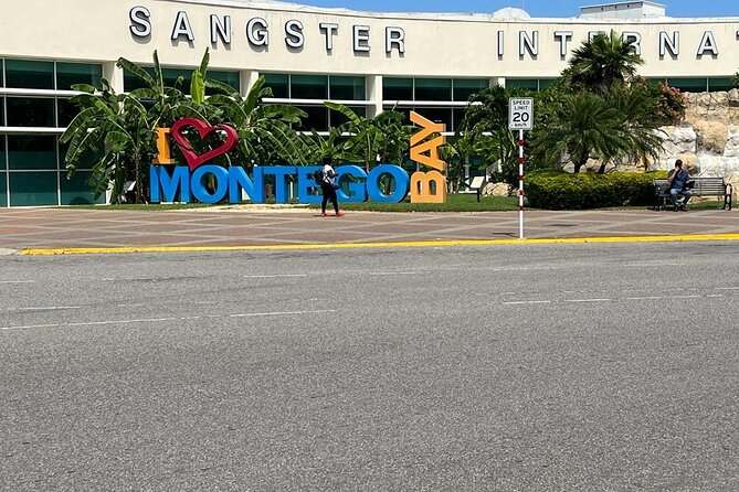 Private Round Trip from Sangster International Airport to Negril - A private start at Sangster International Airport