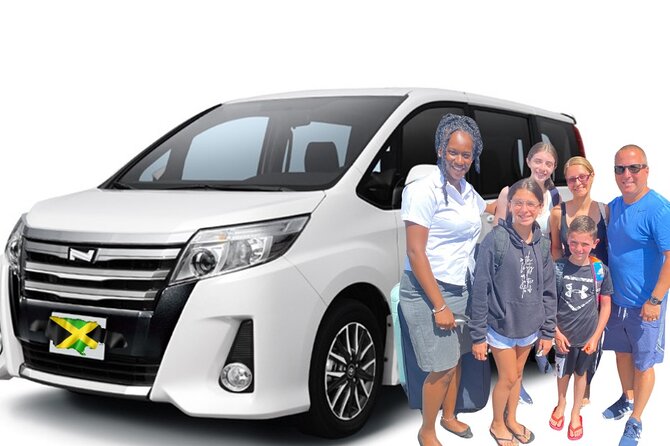 Private Roundtrip Airport Transfer to Resorts in Runaway Bay - The ride toward Runaway Bay