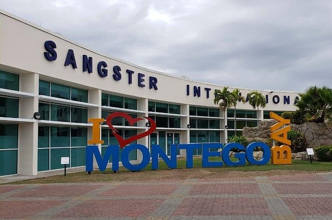 Private Sangster Airport and Excursion Transport in Montego Bay - Excursion transport without a fixed sightseeing script