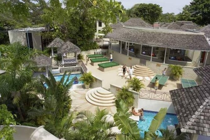 Private Transfer between Hedonism ll Resort and Airport - Leaving Montego Bay airport without the usual scramble