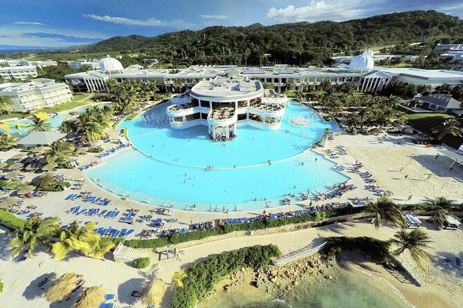 Private Transfer from MBJ Airport to Grand Palladium Hotel - Meeting your agent after customs at Sangster Airport