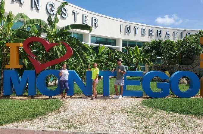 Private Transfer from Montego Bay Airport to Montego Bay Hotels - Family details: baby seats and comfort