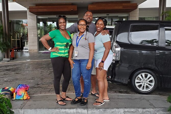 Private Transfer from Montego Bay Hotel to Negril Hotel - Meeting your driver at the Montego Bay hotel