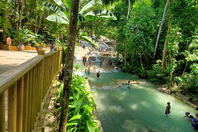 Private Transfer from Montego Bay to Dunns River Falls - Arriving at Dunn’s River Falls
