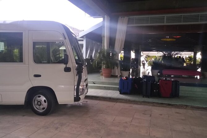 Private Transfer from Negril to Sangster Airport (MBJ) - Leaving Negril without the taxi scramble