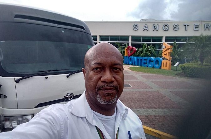 Private Transfer from Negril to Sangster Airport (MBJ) - Timing your pickup for an international flight