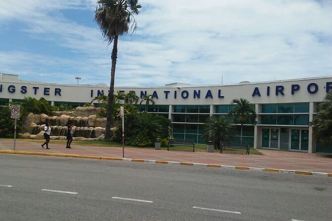 Private Transfer From Norman Manley Airport to Kingston one way - Driving style matters in Kingston