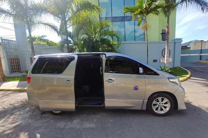 Private Transfer From Norman Manley Airport to Kingston one way - What the private ride changes
