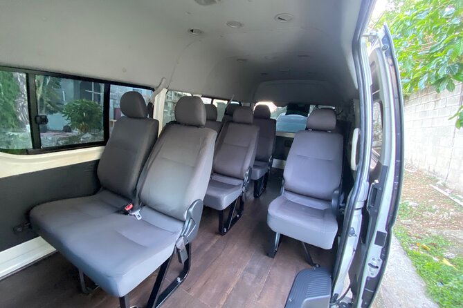 Private Transfer from Sangster Airport to Montego Bay Hotels - A private arrival for solo visitors and small groups
