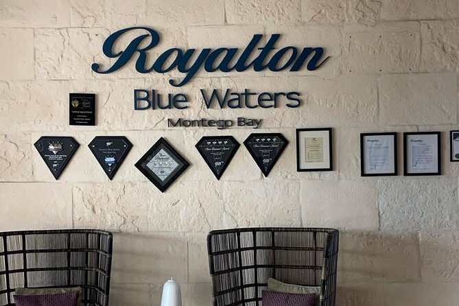 Private Transfer Grand Palladium and Royalton Blue Water Resort - Pickup, public transport, and participation