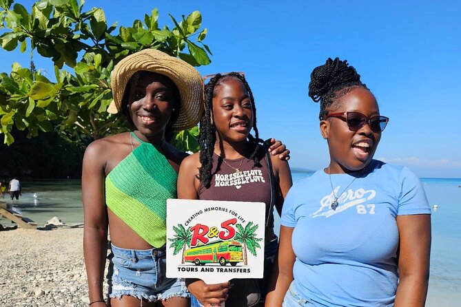 Private Transport and Airport Transfer in Montego Bay - Accessibility, pets, and practical booking details