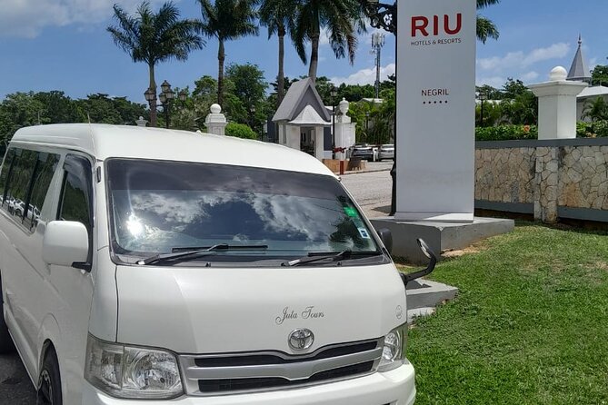 Private transportation to resorts in Negril, Montego Bay,Trelawny - Arrival pickup and the name-sign system