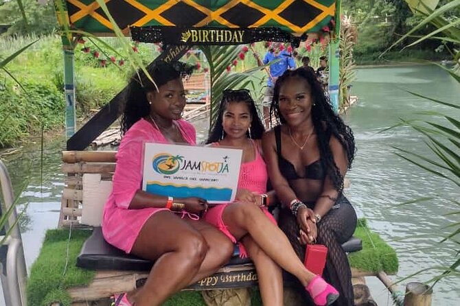 Rafting and Shopping in Ocho Rios - A quiet start on the Rio Nuevo River