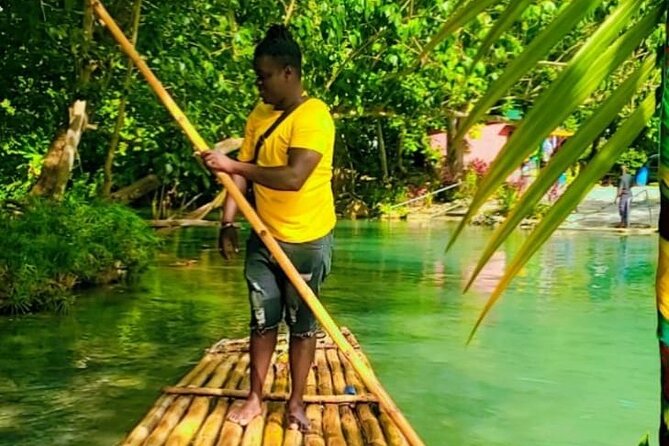 Rafting and Shopping in Ocho Rios - Ocho Rios shopping for gifts and island flavors