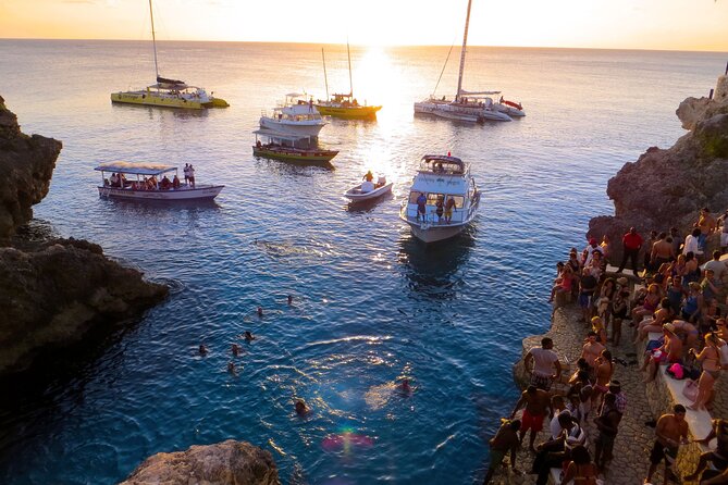 Rick's Cafe and 7 Mile Beach from Montego Bay - Rick’s Cafe and the Negril Cliffs