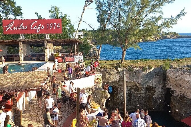 Rick s Café and Seven Mile Beach Private Tour Negril Jamaica - Rick’s Café at sunset