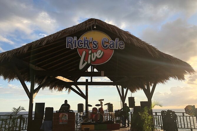 Ricks Cafe and Negril Seven Miles Beach Irie Tour - Rick’s Cafe and the Negril cliffs