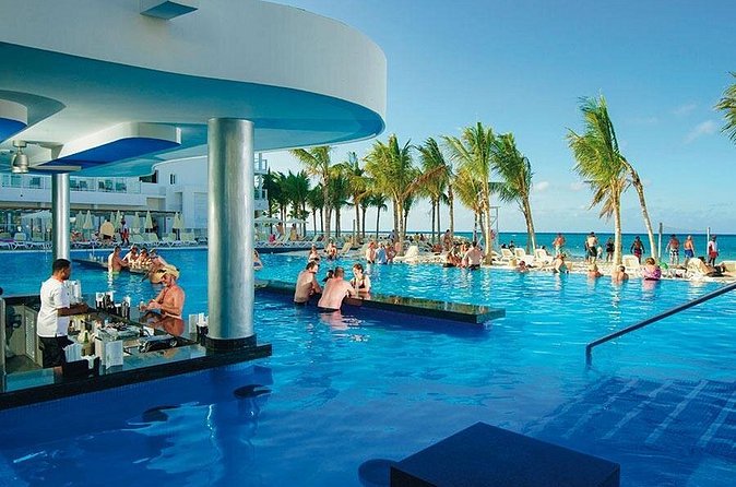 Riu Montego Bay Resort Airport Transfer - A private arrival at Riu Montego Bay