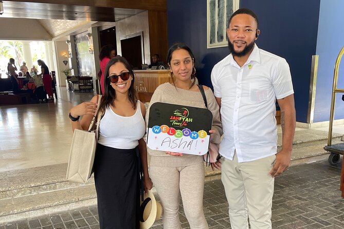 RIU Palace reggae and RIU Montego Bay private airport transfers - A driver who adds a personal touch
