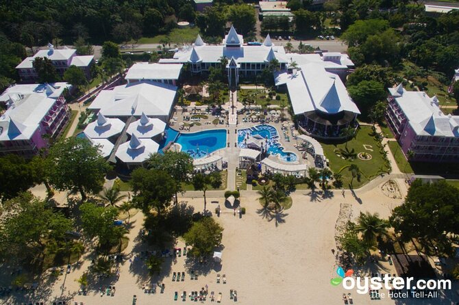 Riu Palace Tropical Bay Resort Private Airport Transfer - How the service handles the arrival handoff