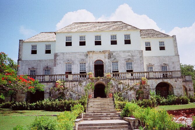 Rose Hall Great House Night Tour - The ride from Montego Bay