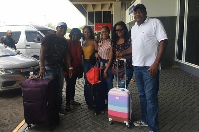 Round-trip Airport Transfer to Grand Palladium Resort & Spa - What the private arrangement really means