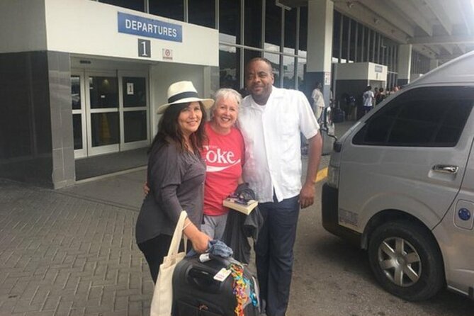 Round-trip Airport Transfer to Grand Palladium Resort & Spa - The ride to Grand Palladium Resort in Lucea