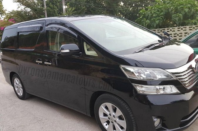 Runaway Bay Airport Transfer - Practical details that affect your decision