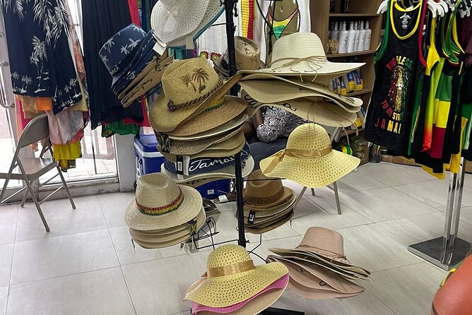 Scuba Diving and shopping on the Hipstrip. - Who will get the most from this experience