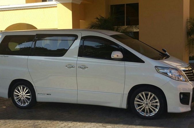 Secret Wild Orchid Montego Bay Private Airport Transfers - The airport meeting point deserves attention