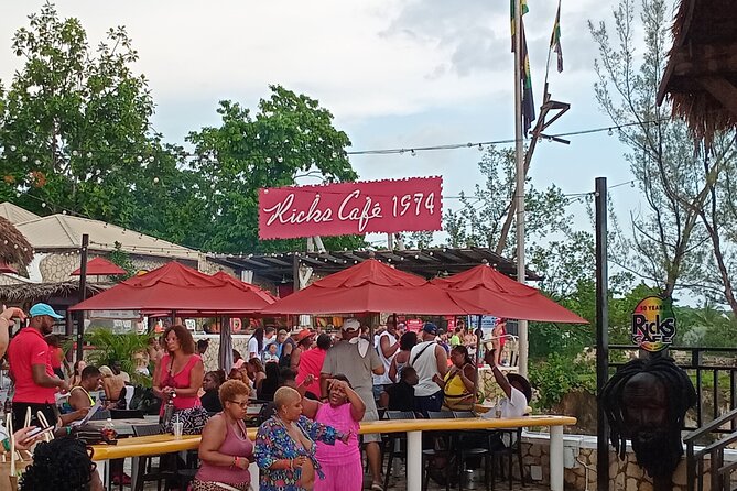 Seven Miles Beach in Negril and Ricks Cafe from Montego Bay - What makes Rick’s Cafe special