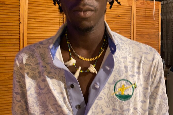 Souvenirs workshop A Mi Mek It! in Montego Bay Jamaica (FR & EN) - Who will enjoy A Mi Mek It! most?