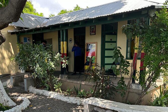 The Essential Bob Marley Tour: Visit His Home and more - Four hours through Fern Gully and rural Jamaica