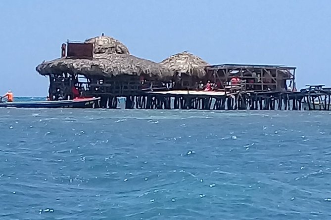 YS Falls & Pelican Bar Tour - Floyd’s Pelican Bar: a memorable setting, not a full attraction